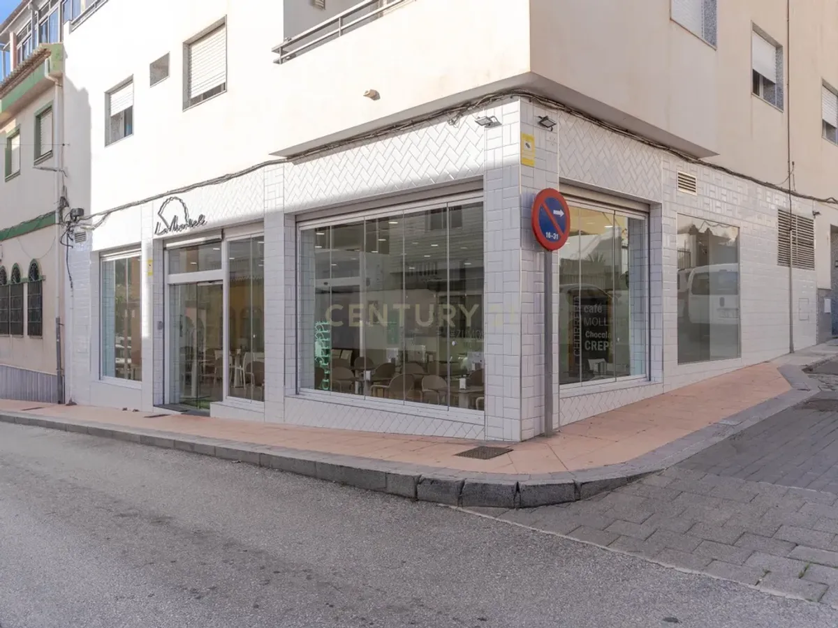¡OPORTUNIDAD ! Cafetería en el corazón de Motril-Zona de máximo tránsito