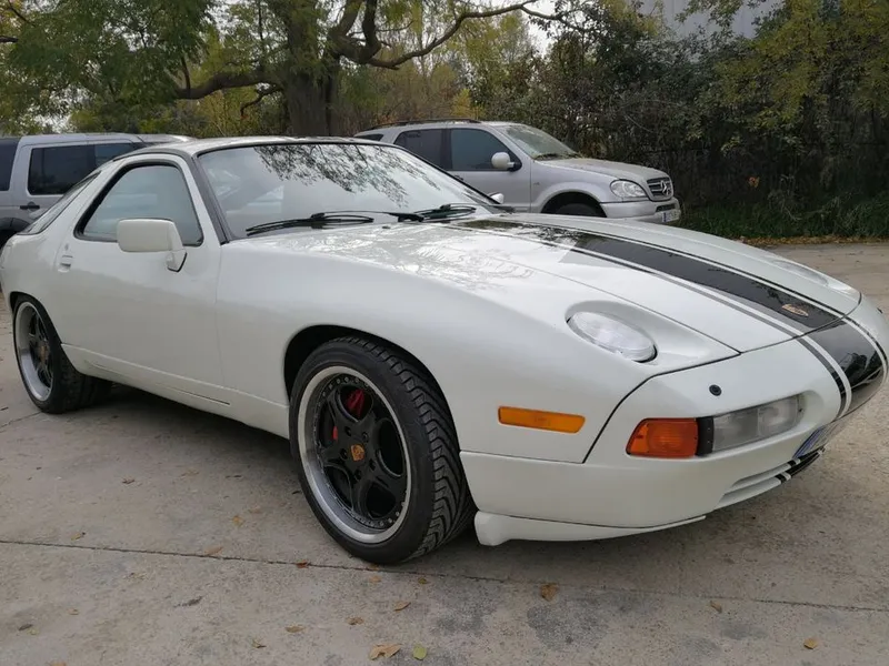 PORSCHE 928 5.0 S4 GT Aut. STROSEK