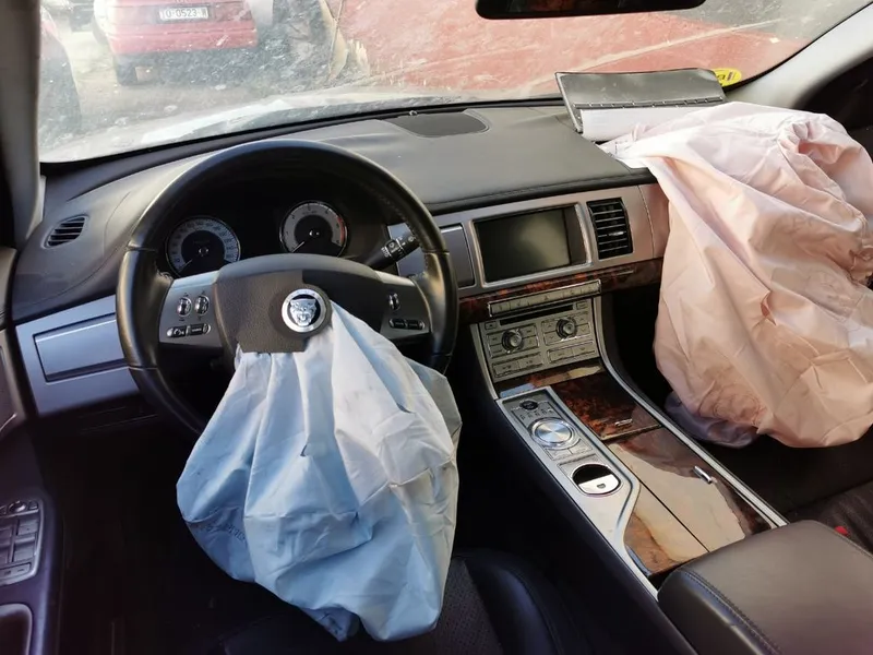 DESPIECE COMP. JAGUAR XF 2.7Tdv6 EXECUTIVE