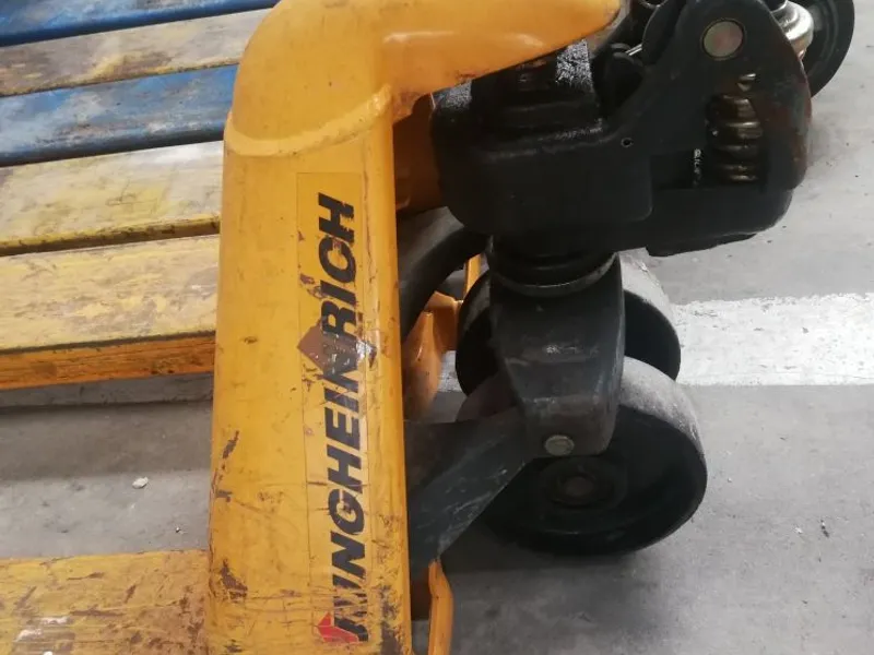 APILADOR FIAT 24v. CN14 de 1.400Kg a 3,80mts.