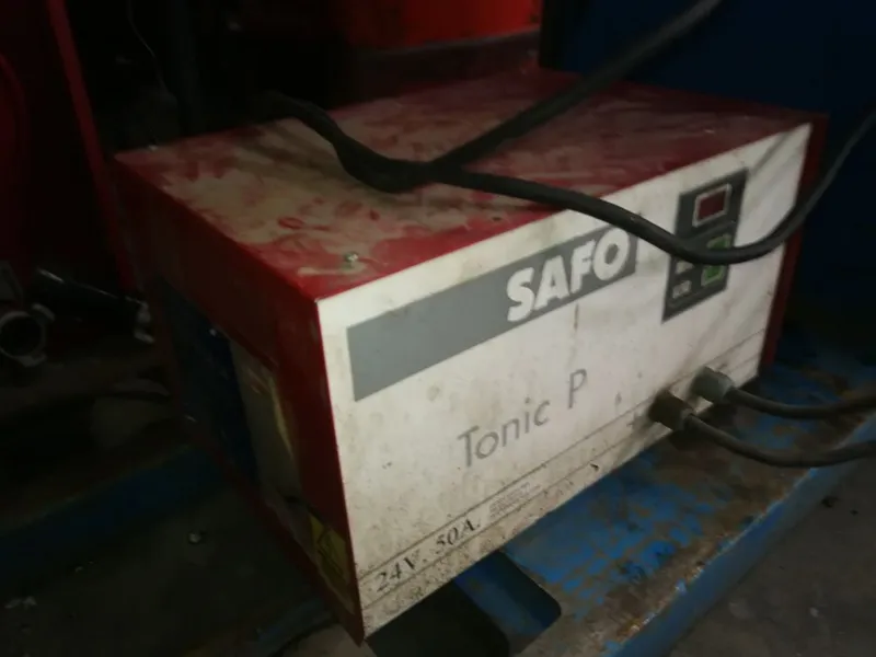 APILADOR FIAT 24v. CN14 de 1.400Kg a 3,80mts.