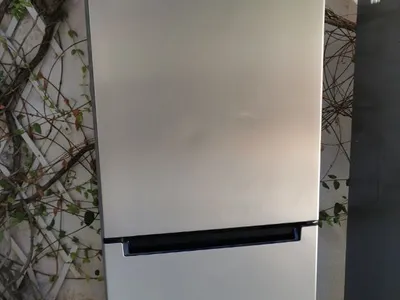 Frigorífico INDESIT COMBI NO FROST XIT8 T2EX NUEVO