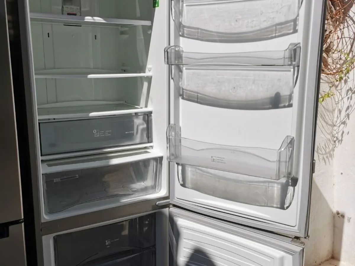 Frigorífico INDESIT COMBI NO FROST XIT8 T2EX NUEVO