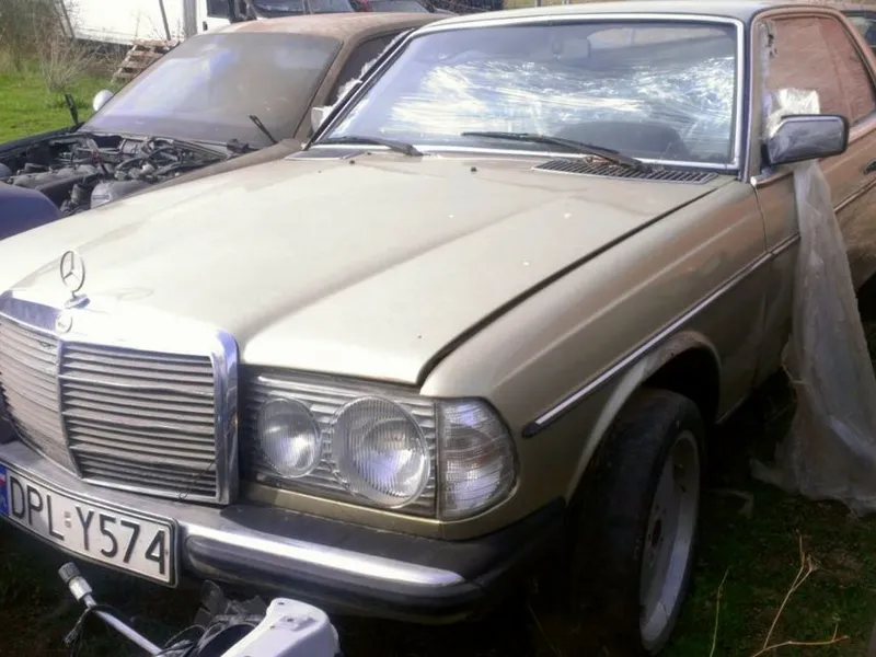 DESPIECE COMPLETO MERCEDES BENZ W123 240d Coupe 2p
