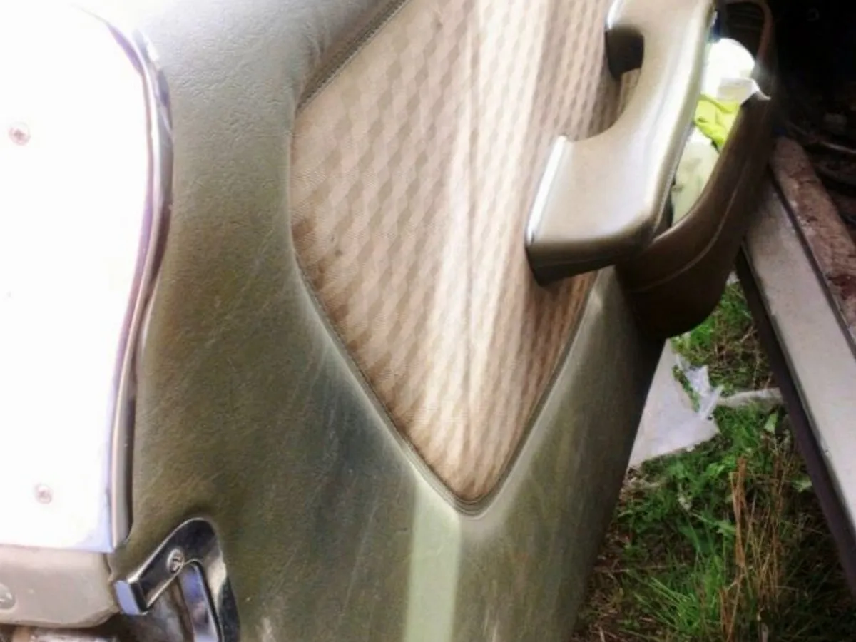 DESPIECE COMPLETO MERCEDES BENZ W123 240d Coupe 2p