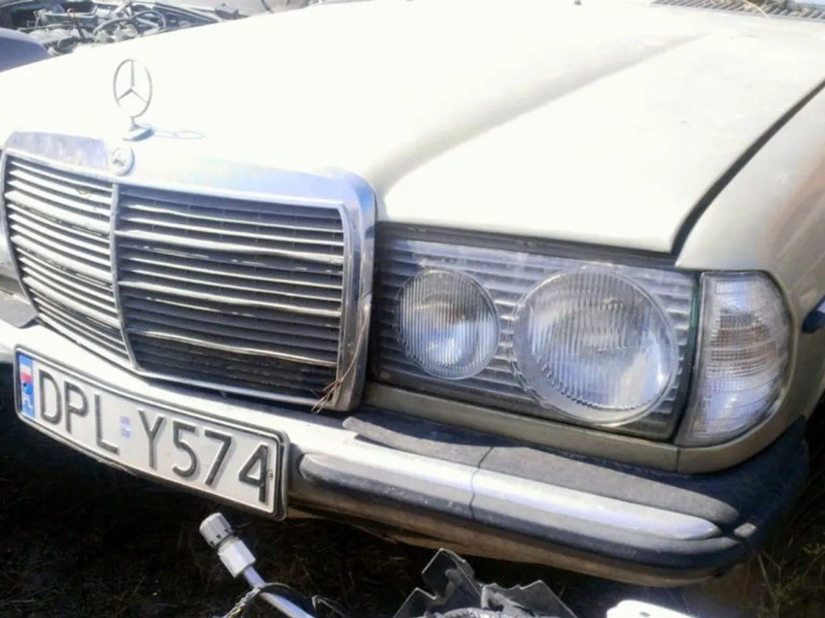 DESPIECE COMPLETO MERCEDES BENZ W123 240d Coupe 2p