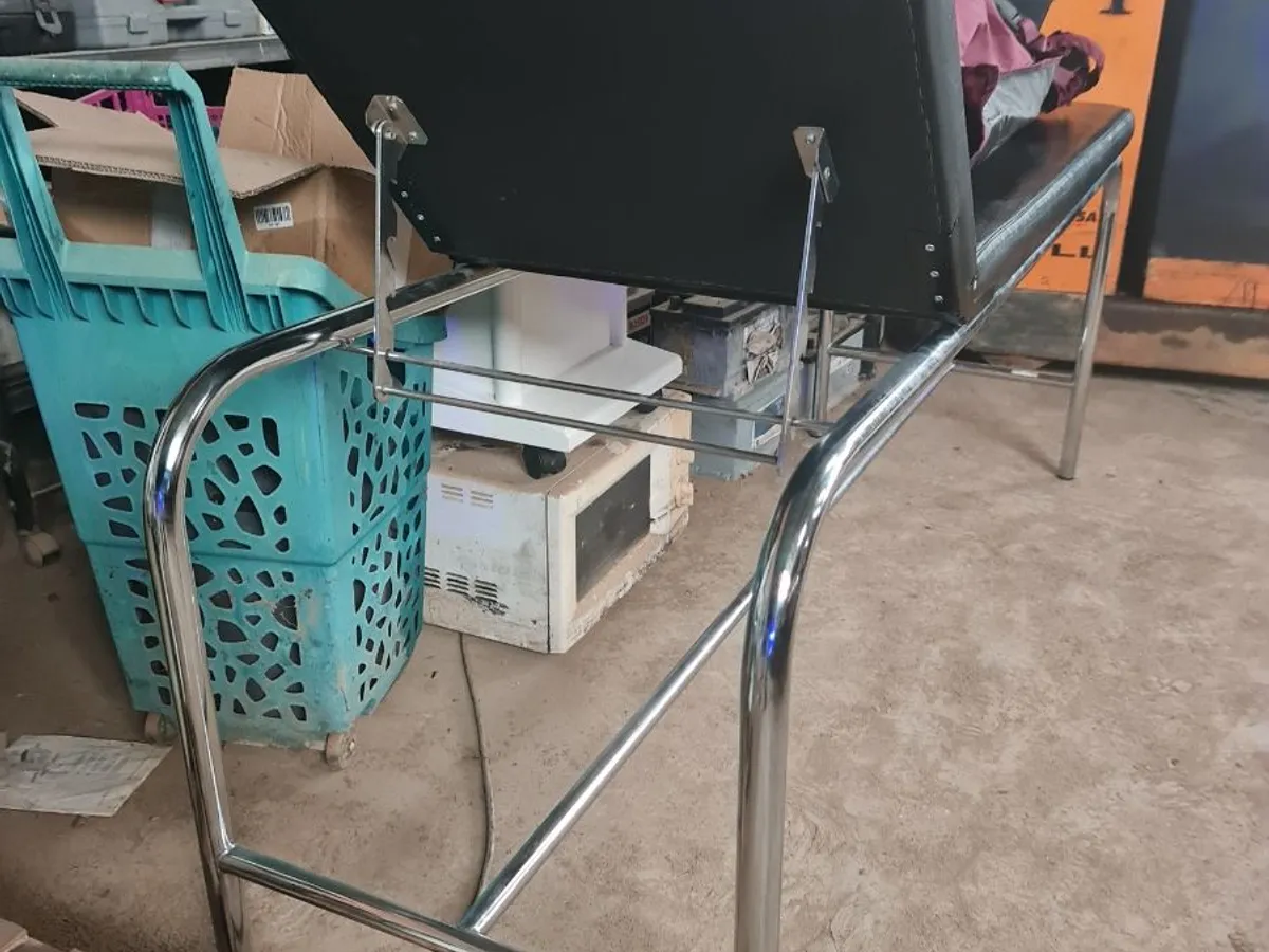 CAMILLA DE MASAJE Y EXPLORACIÓN ACERO INOXIDABLE