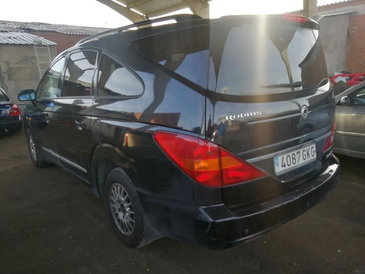 SSANGYONG RODIUS 2.7XDI 7plaxas FULL EQUIPE