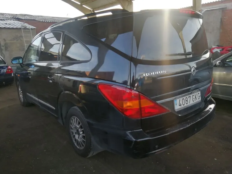 SSANGYONG RODIUS 2.7XDI 7plaxas FULL EQUIPE