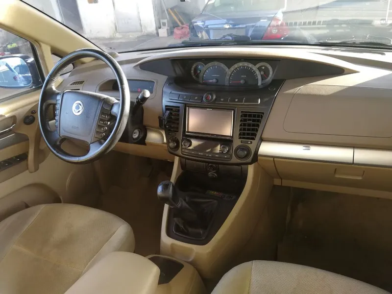 SSANGYONG RODIUS 2.7XDI 7plaxas FULL EQUIPE
