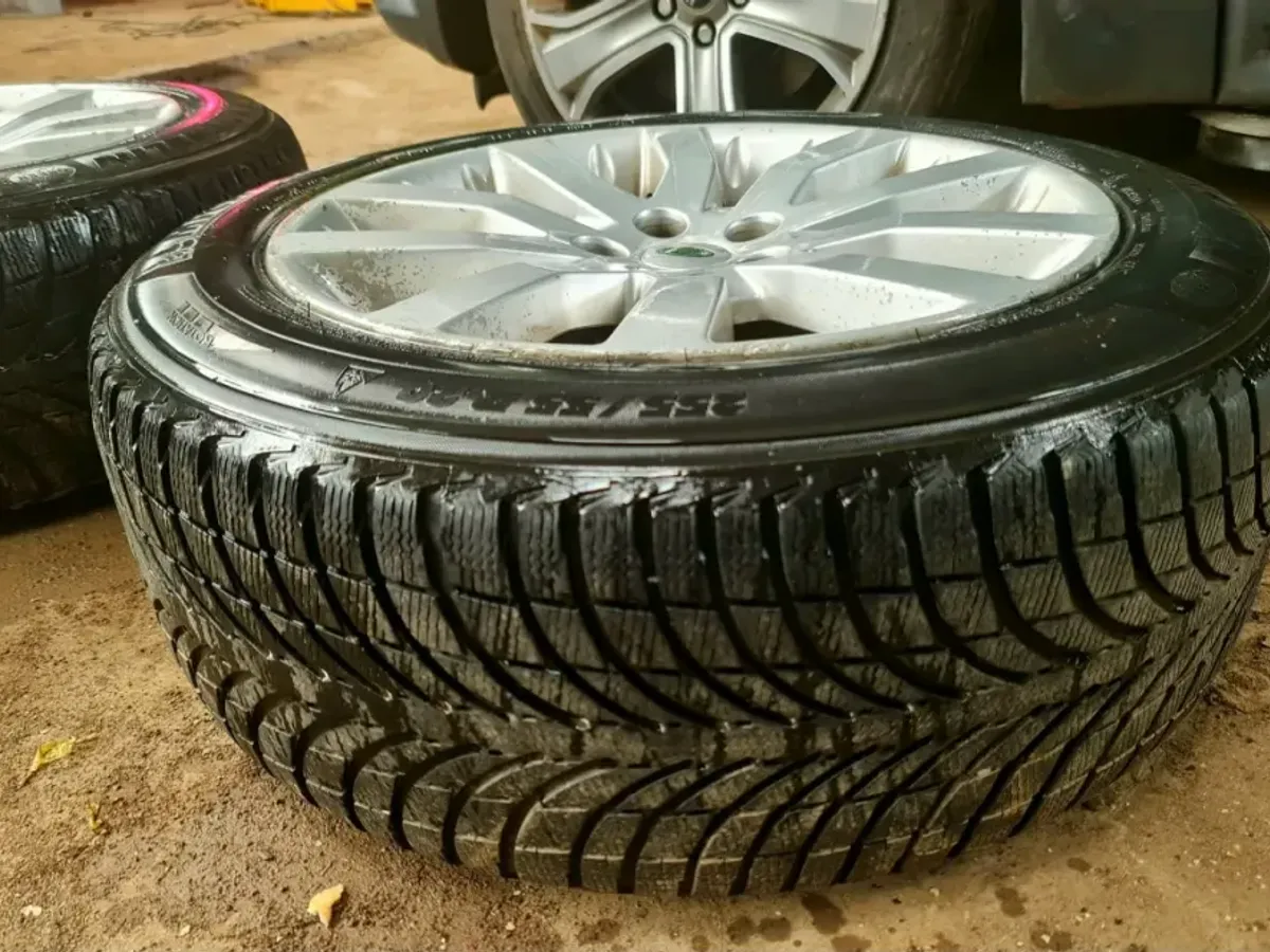 Llantas RANGE ROVER SPORT 20x9" Michelin 255/55R20