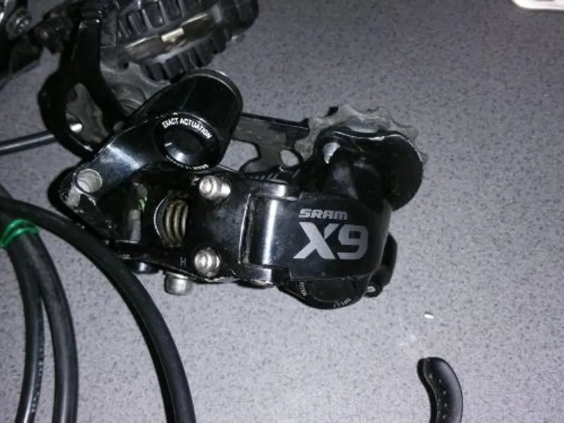 COMPONENTES SRAM XX CARBONO y SHIMANO XT