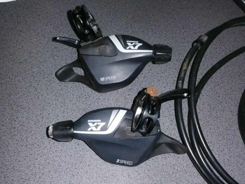 COMPONENTES SRAM XX CARBONO y SHIMANO XT