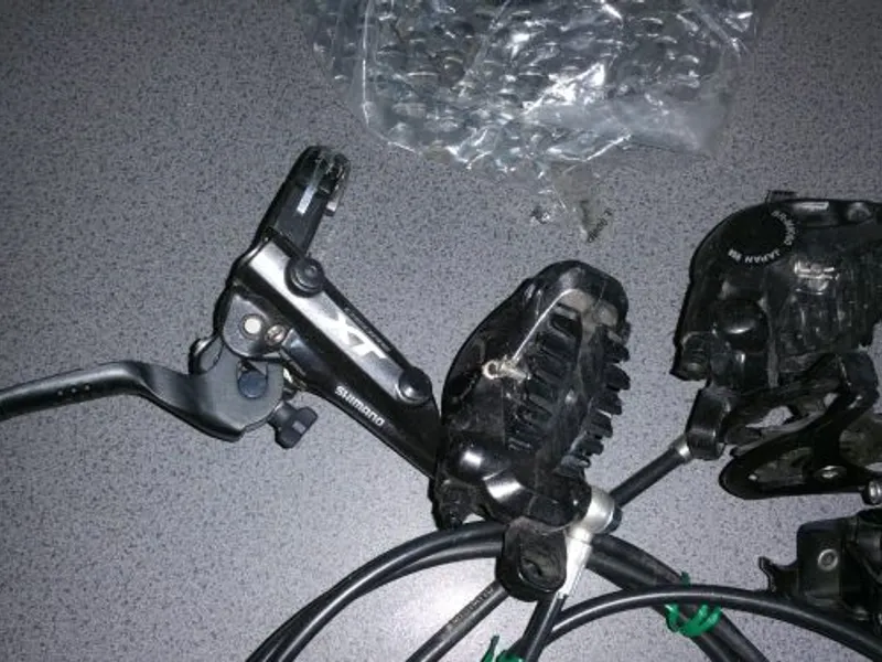 COMPONENTES SRAM XX CARBONO y SHIMANO XT