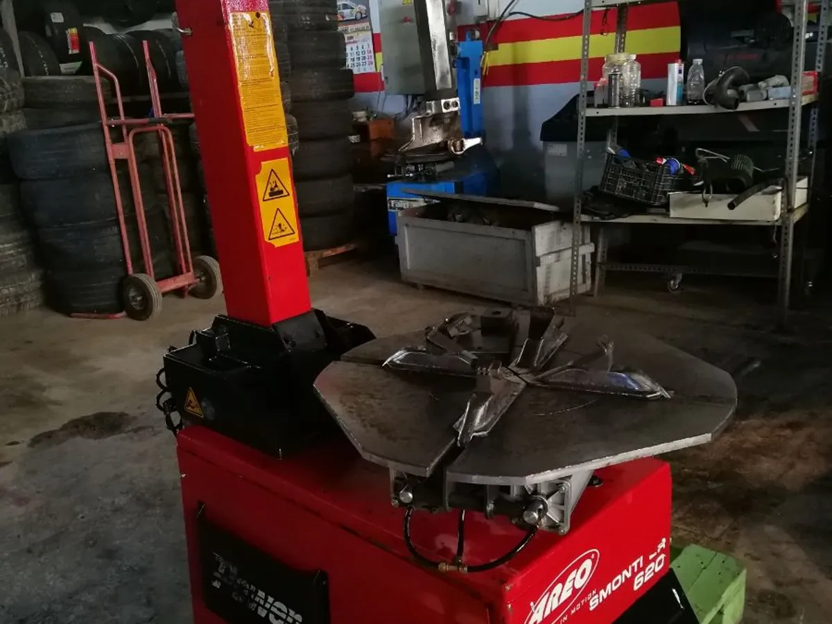 DESMONTADORA AREO SMONTHER 380v. SEMINUEVA