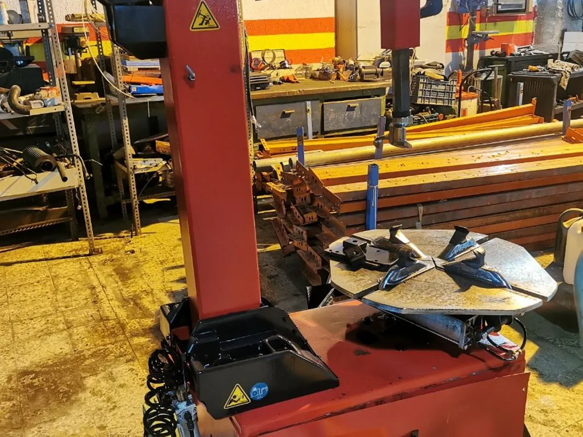 DESMONTADORA AREO SMONTHER 380v. SEMINUEVA