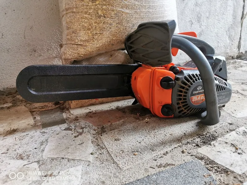 MOTOSIERRA DAEWOO DACS2510 25,4cc. PODA