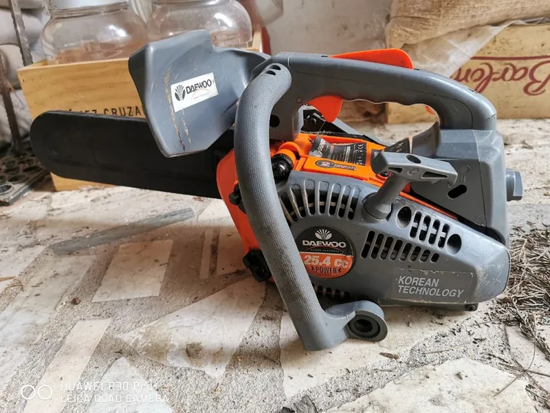 MOTOSIERRA DAEWOO DACS2510 25,4cc. PODA