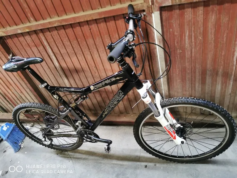 ROCKRIDER XL 9.2 de 26" DOBLE N.E.U.F MANITOU