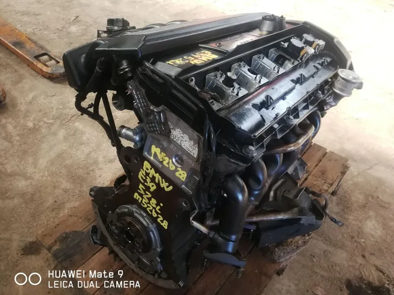 DESPIECE COMPLETO BMW E39 528i 24val.M52B28.