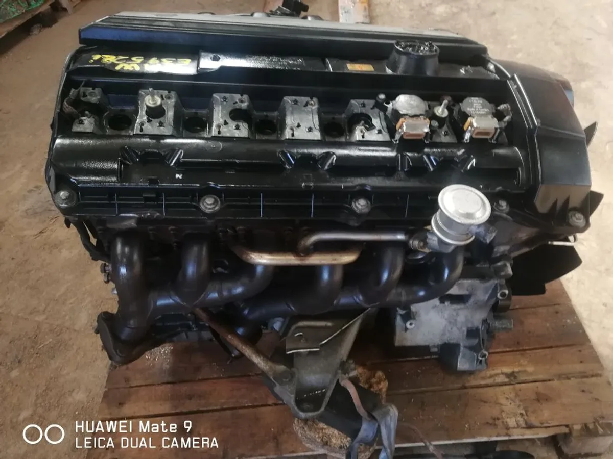 DESPIECE COMPLETO BMW E39 528i 24val.M52B28.