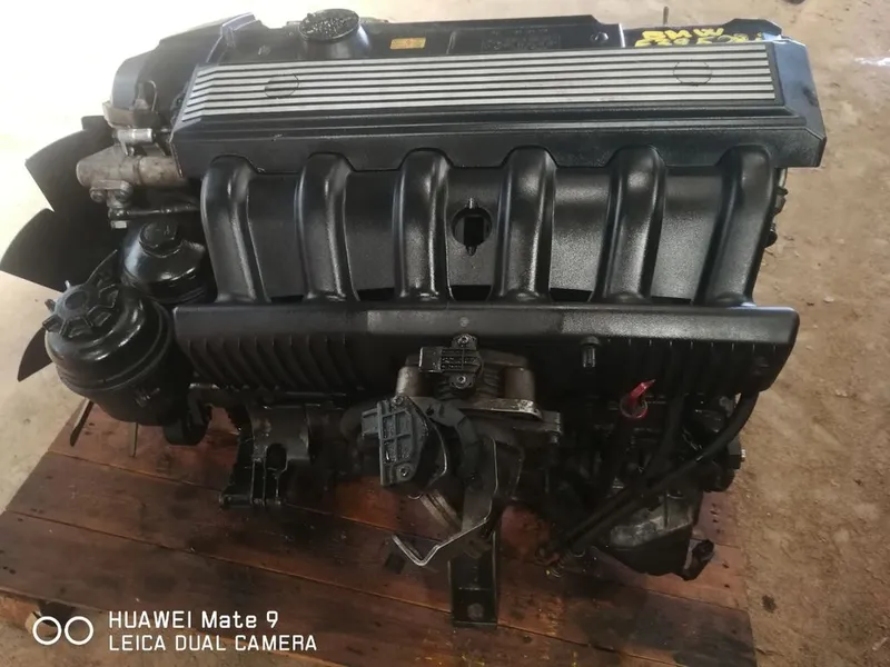 DESPIECE COMPLETO BMW E39 528i 24val.M52B28.