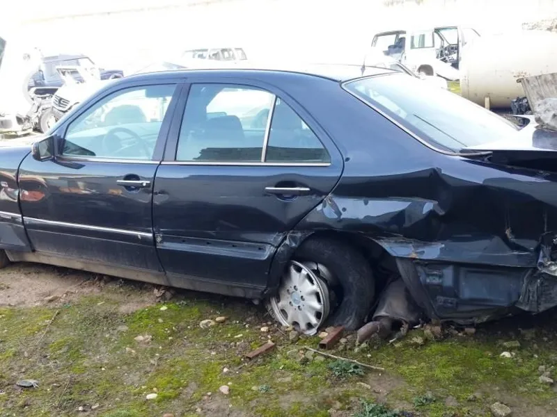 DESPIECE COMPLETO MERCEDES BENZ w210 E230 Manual