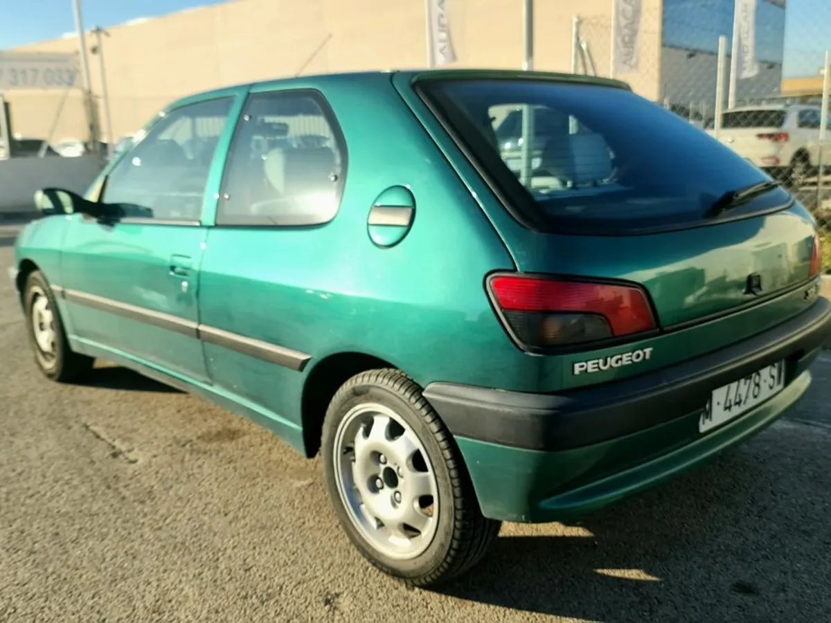 PEUGEOT 306 3p. 1.6i 90cv. ROLAND GARROS 79.000Km.