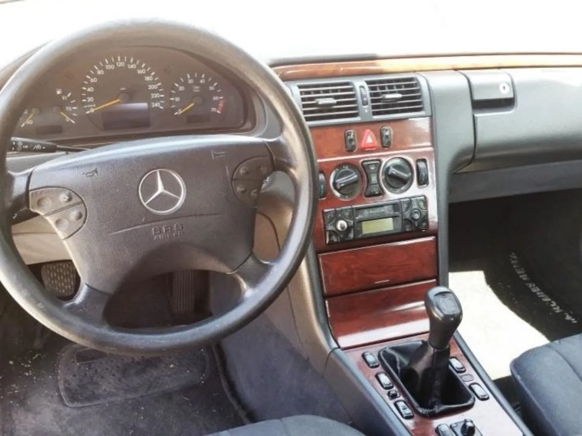 MERCEDES-BENZ - E200 W210 ELEGENCE MANUAL