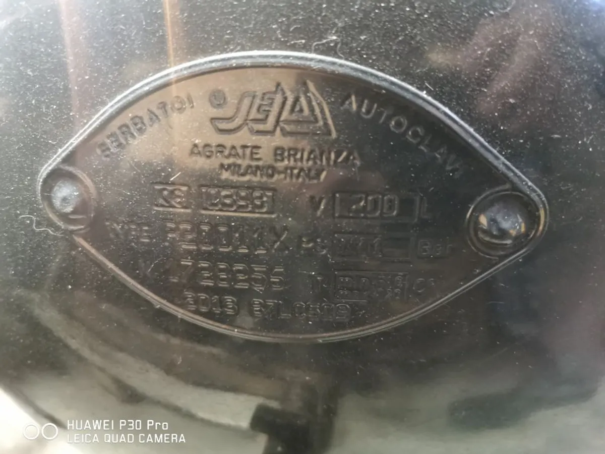 COMPRESOR MPC 250l. TRIFASICO.. COMO NUEVO..