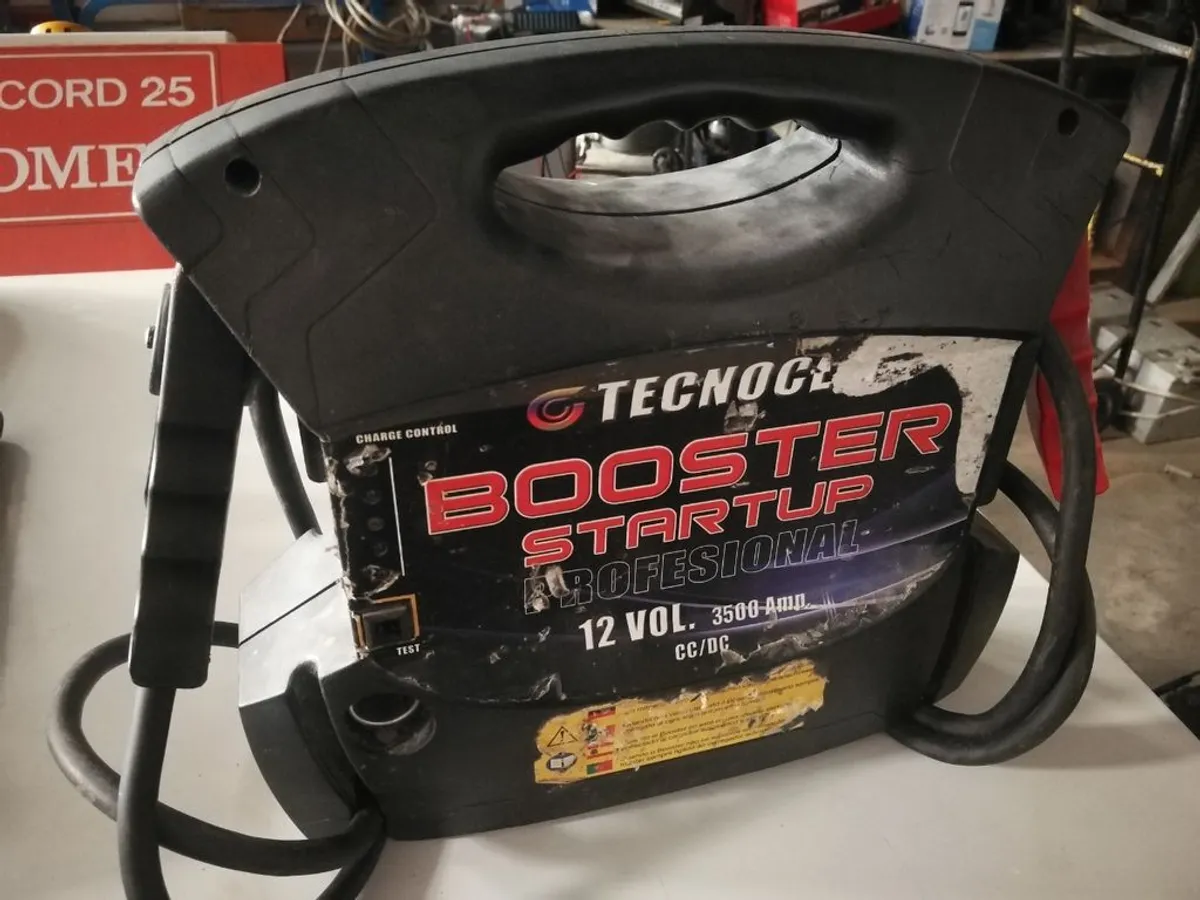 ARRANCADOR BOOSTER TECNOCEM 3.500Ah. de baterías..