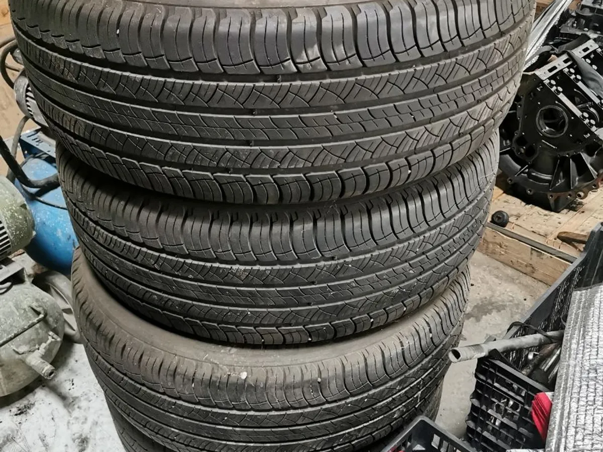 JUEGO MICHELIN LATITUDE TOUR HP 235/60R18. OCASION