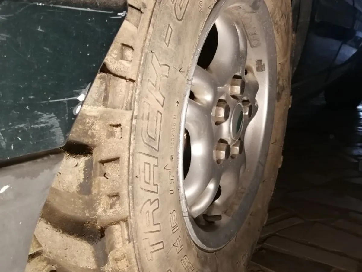 LLANTAS LAND ROVER 16x7 SPECIAL TRACK.2 235/85R16L