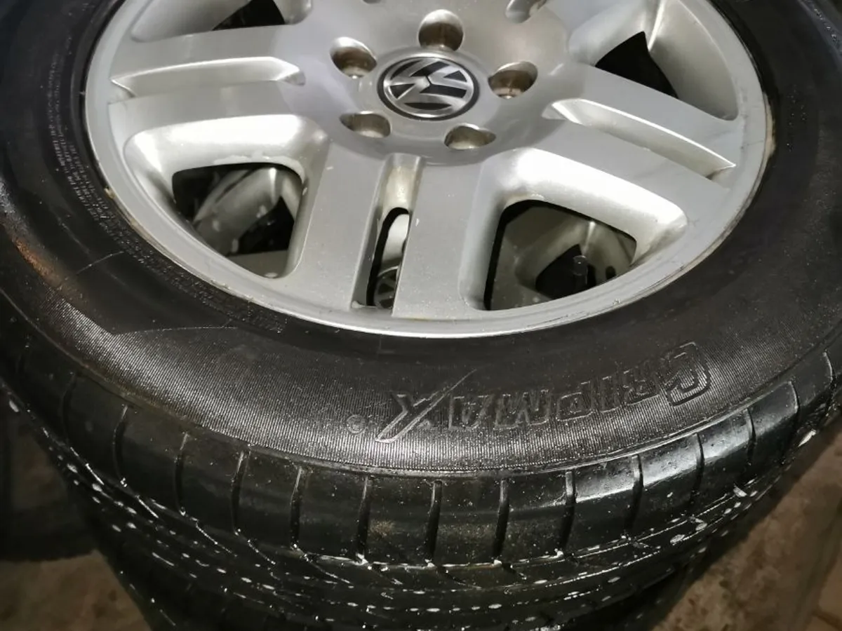 LLANTAS VW TUAREG 18x8" 255/55R18 SEMINUEVAS.