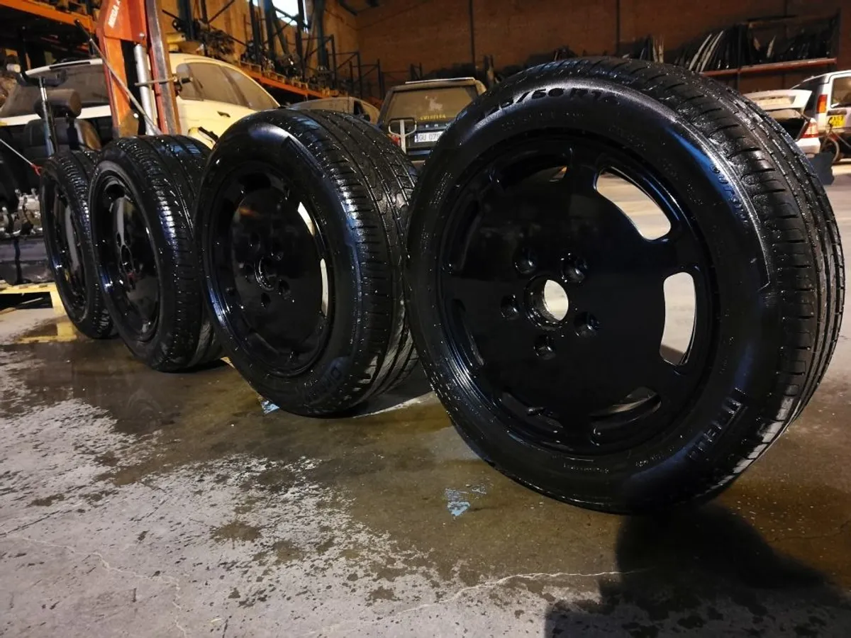 LLANTAS 16x7" PORSCHE 928 S4 GOMAS PIRELLI NUEVAS