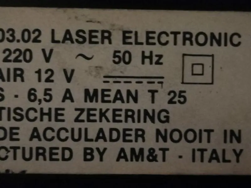 CARGADOR BATERIAS 12v. LASER 10 ELECTRONIC