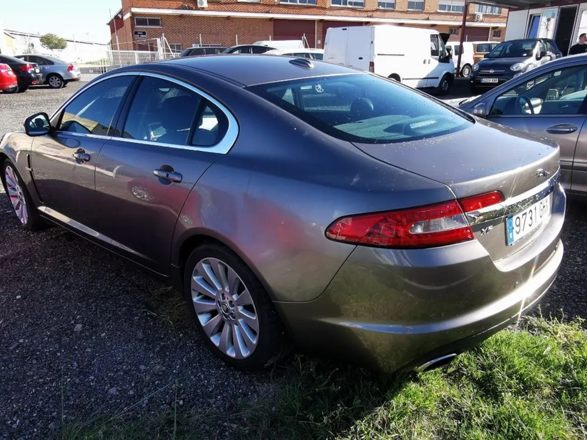 JAGUAR (X250) XF 2.7TD Exclusive Premium