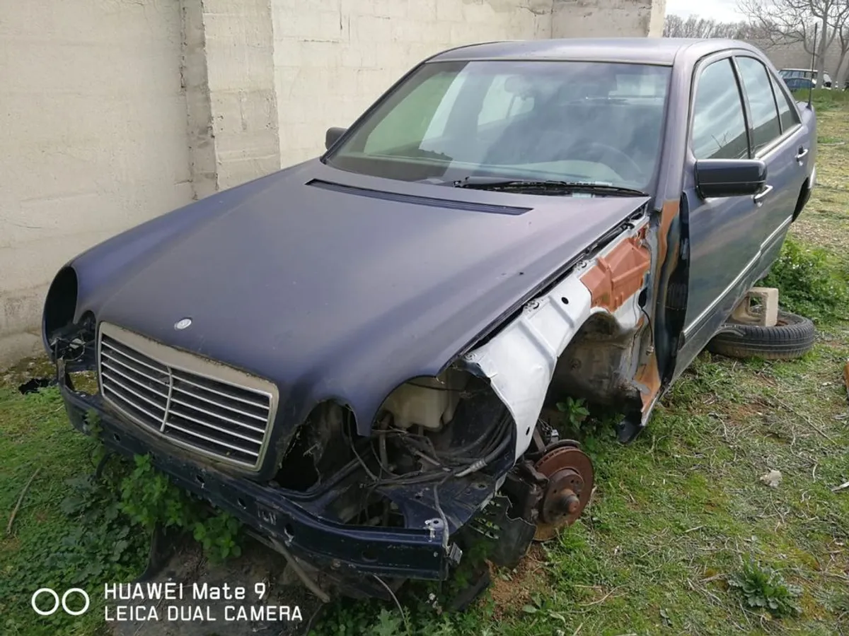 DESPIECE COMPLETO MERCEDES BENZ w210 E300 DIESEL