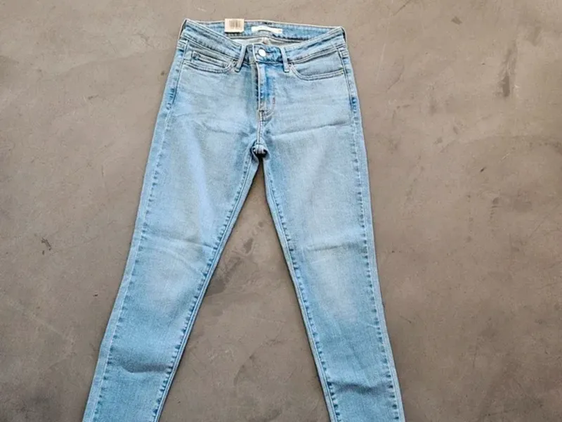 Levis 711 Skinny