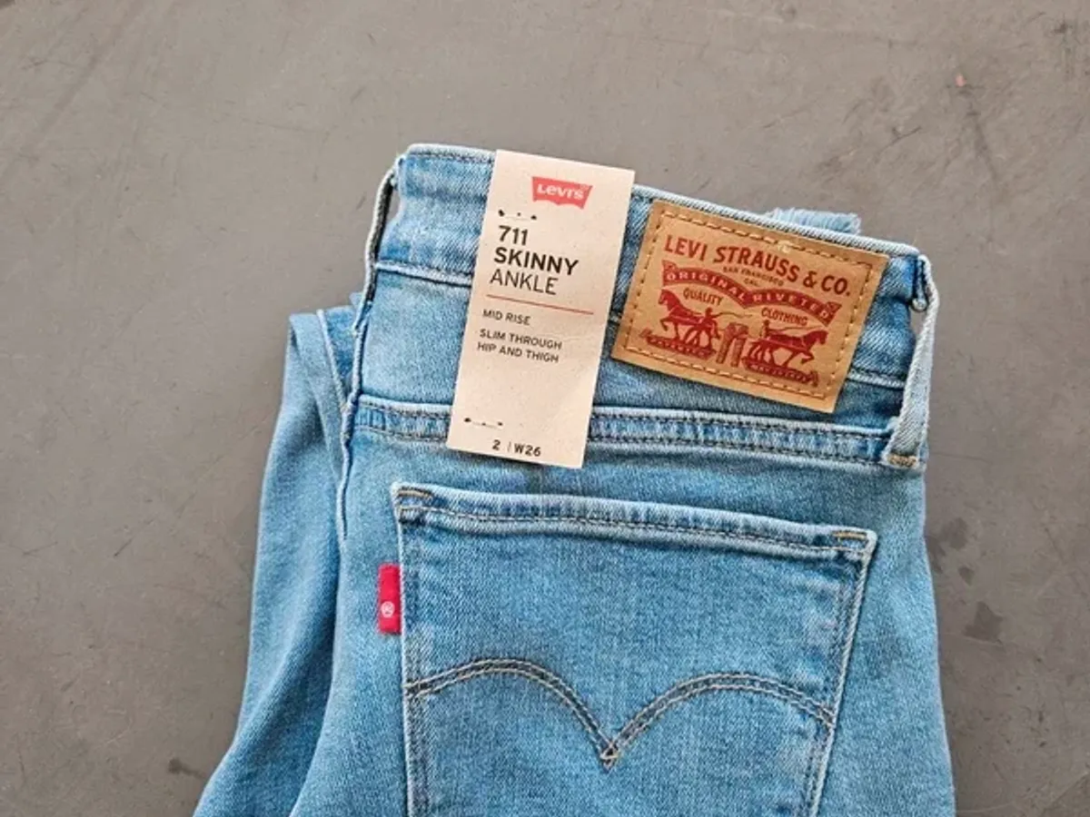 Levis 711 Skinny